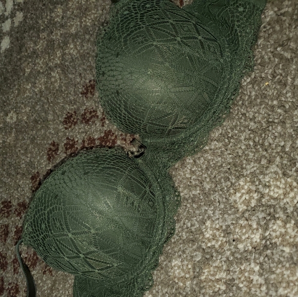 Bras - Picture 5 of 7